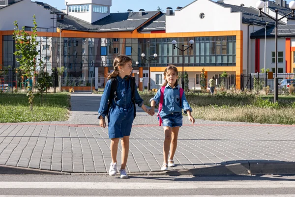 primary school students go home after school first day school back school